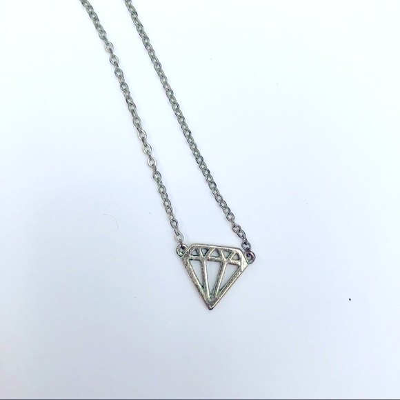 𝅺Diamond shape Pendant Necklace - Picture 6 of 7
